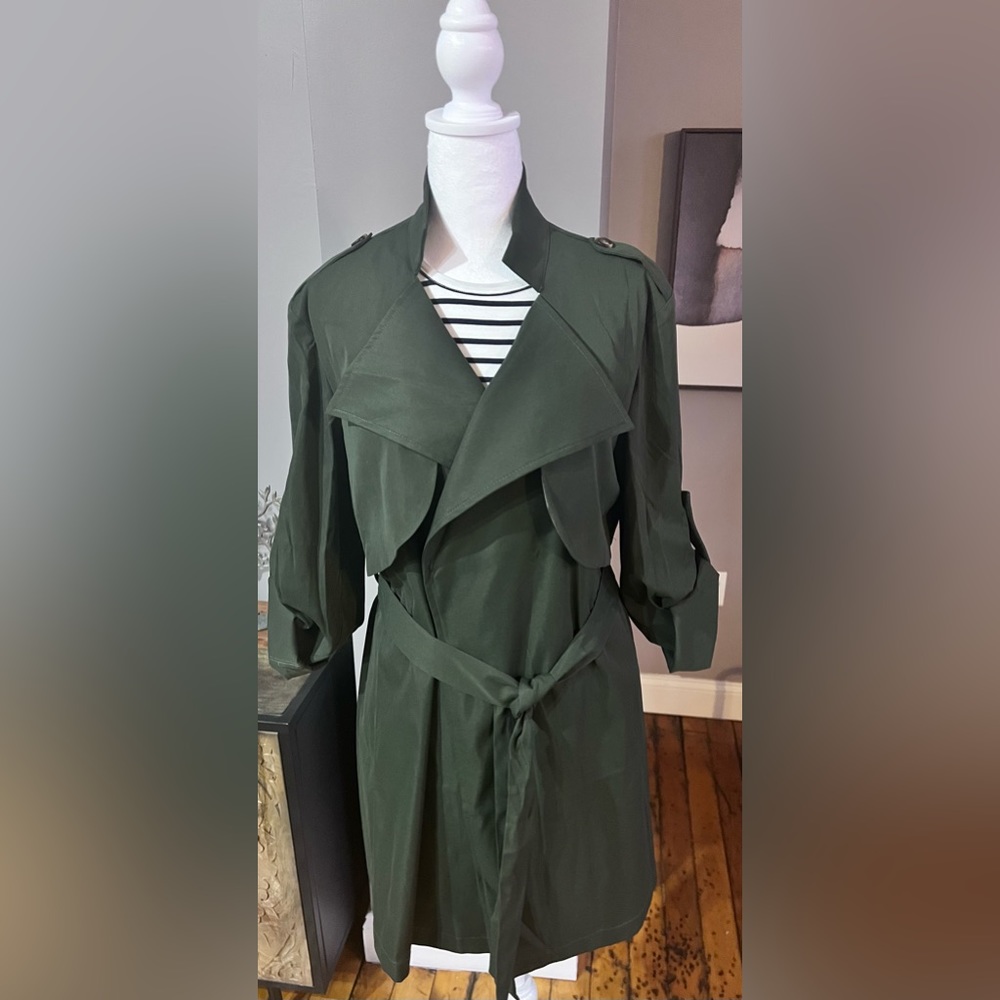 Army Green Trench Coat | Size Medium - Picture 5 of 14